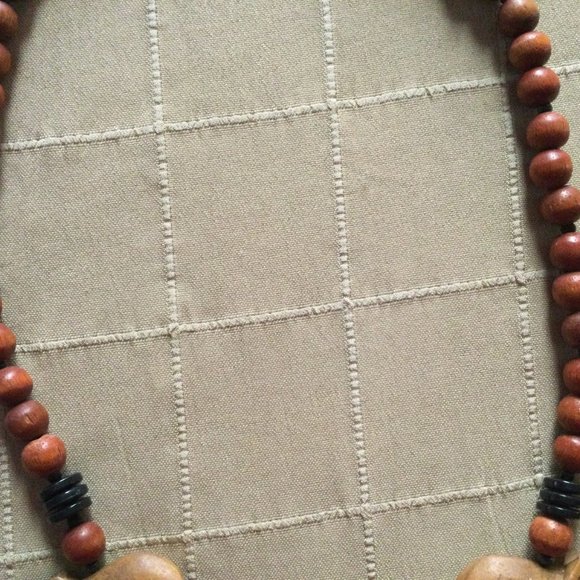 Women's long necklace, wood beads plastic beads wood elephants 30" - Picture 3 of 5